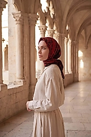 Varaklı İpeksi Saten Eşarp