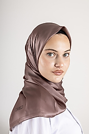 Düz Kristal Kumaş Eşarp - Kaymaz, Şık, Tok Duran | Günlük & Abiye Uyumlu