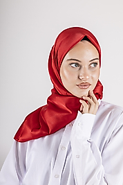 Düz Kristal Kumaş Eşarp - Kaymaz, Şık, Tok Duran | Günlük & Abiye Uyumlu