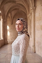Varaklı İpeksi Saten Eşarp