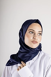 Düz Kristal Kumaş Eşarp - Kaymaz, Şık, Tok Duran | Günlük & Abiye Uyumlu